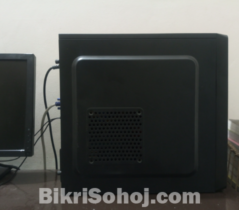Core i5, 8gb ram, 500gb HDD, 150gb ssd with monitor